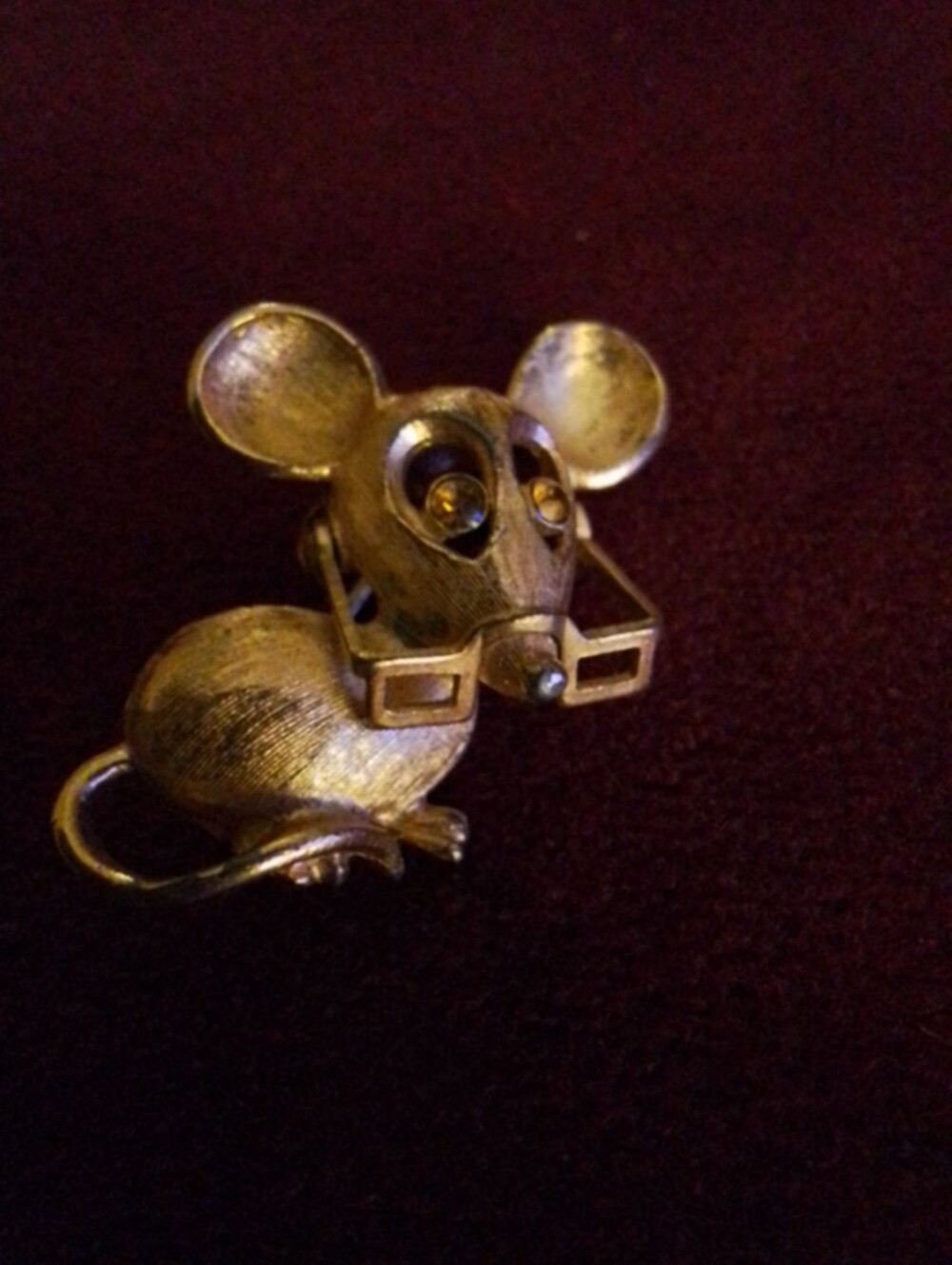 Vintage Gold-toned Mouse Brooch - Picture 4 of 5